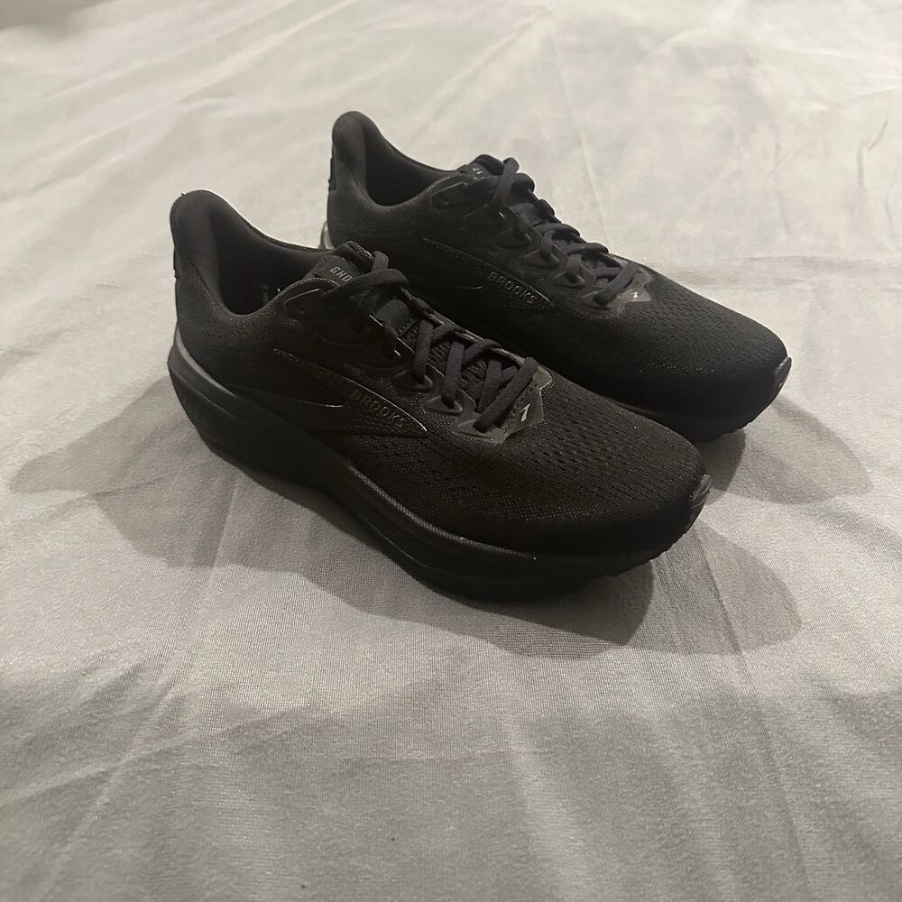 Brooks Women's Black Athletic Running Shoes